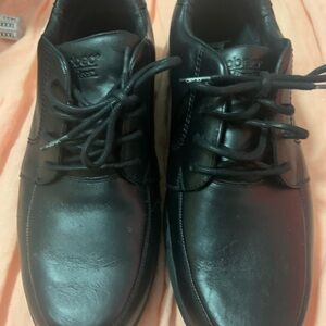 Abeo Barrett slip resistant rocker style shoes. 12M. Black in color